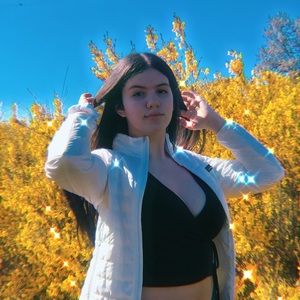 Meet your Posher, Ava